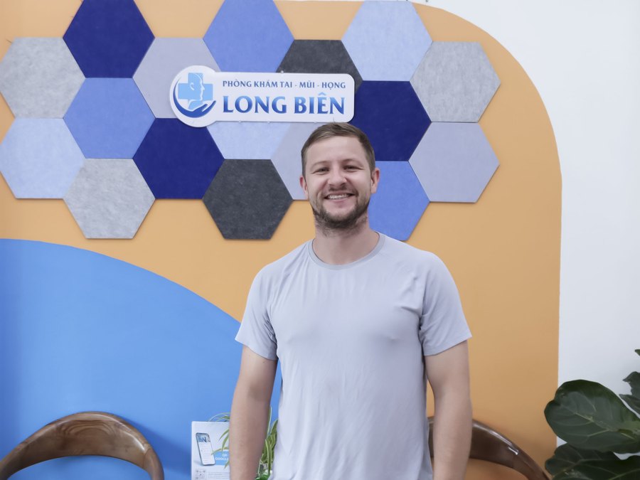 Anh Daniel - khách hàng tại Phòng Khám Tai Mũi Họng Bác Sĩ Hiệu Long Biên