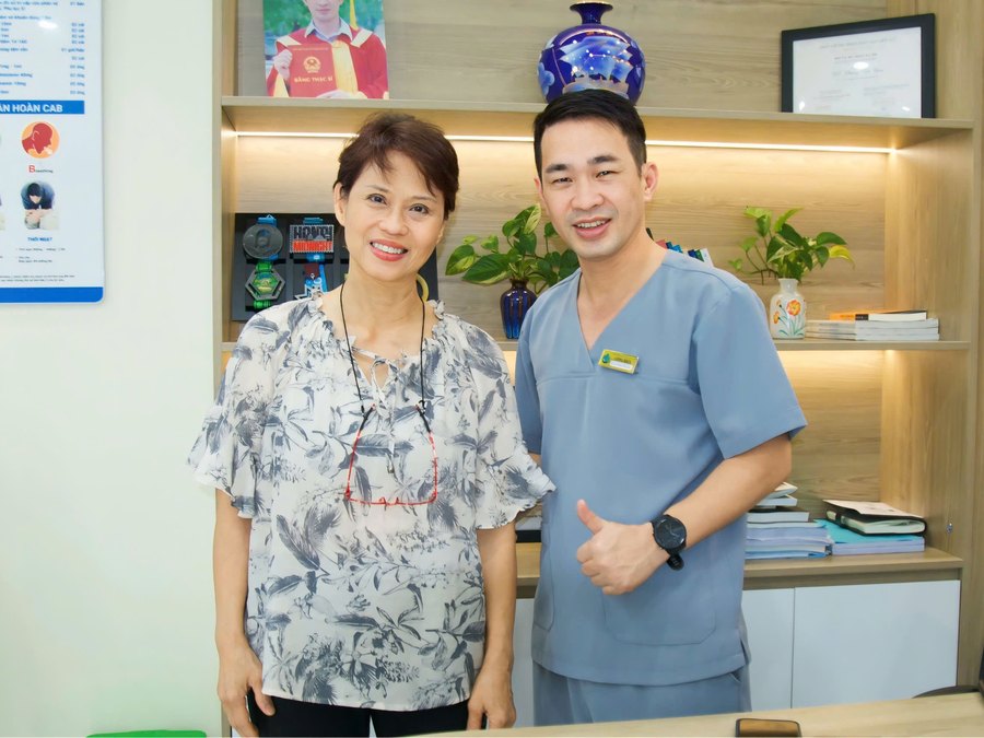 Cô Hồng Vân - khách hàng tại Phòng Khám Tai Mũi Họng Bác Sĩ Hiệu Long Biên