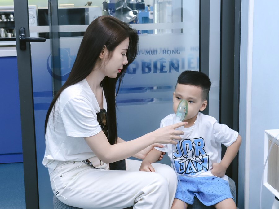 Chị Phương Anh - khách hàng tại Phòng Khám Tai Mũi Họng Bác Sĩ Hiệu Long Biên