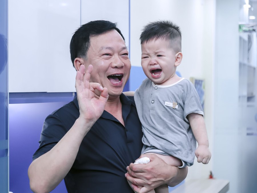 Anh Đức Mạnh - khách hàng tại Phòng Khám Tai Mũi Họng Bác Sĩ Hiệu Long Biên