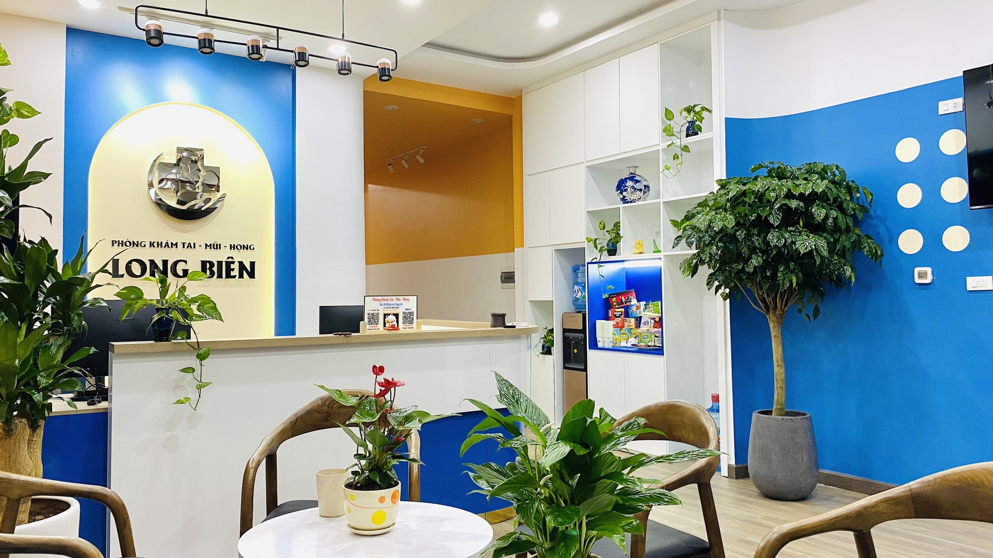Khu vực lễ tân Phòng Khám TMH Bác Sĩ Hiệu Long Biên