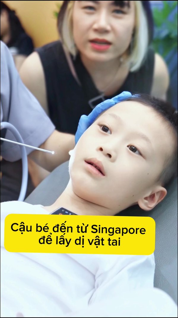 Mẹ xem TikTok rồi đưa con đến kiểm tra tai